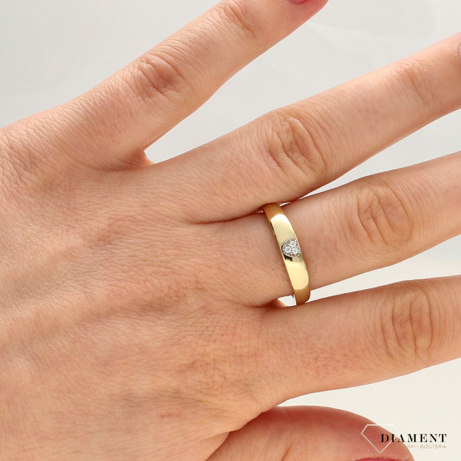 Złoty pierścionek z sercem PI 2476 (2).jpg